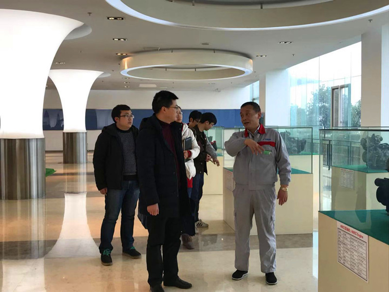 參觀展廳.jpg