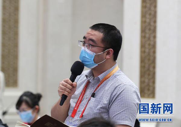 3澎湃新聞記者提問（徐想 攝）.jpg